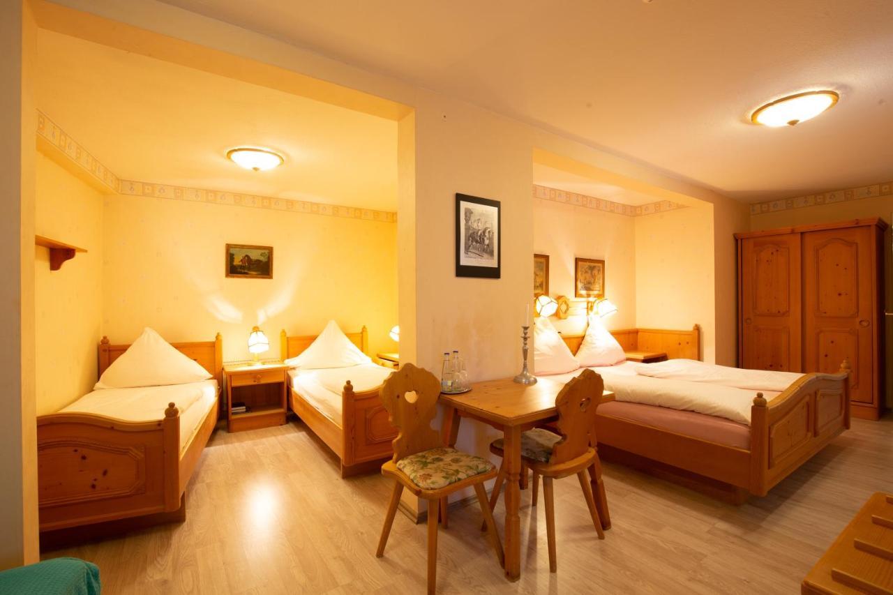 Schlosshotel Harburg Esterno foto