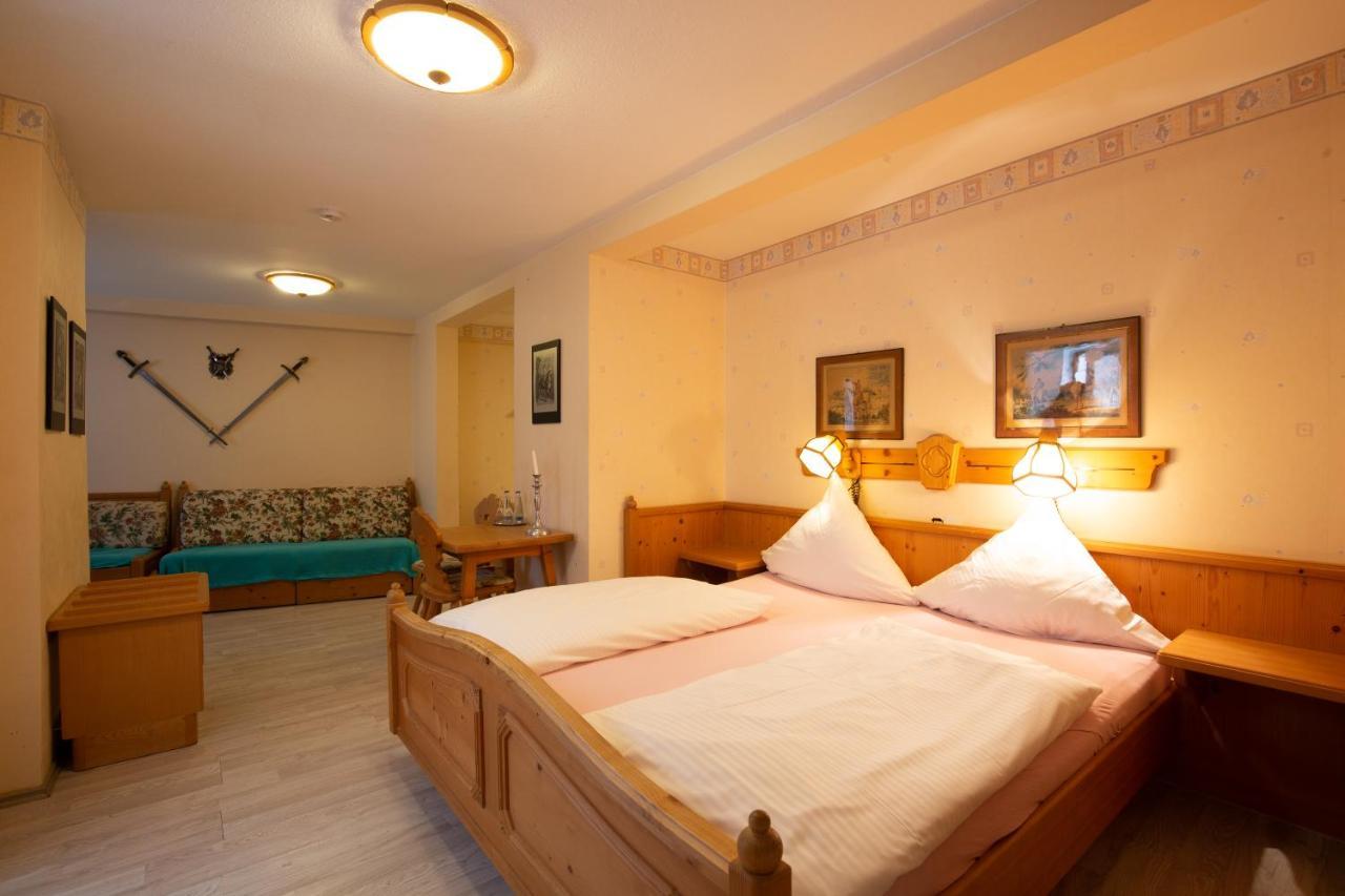 Schlosshotel Harburg Esterno foto