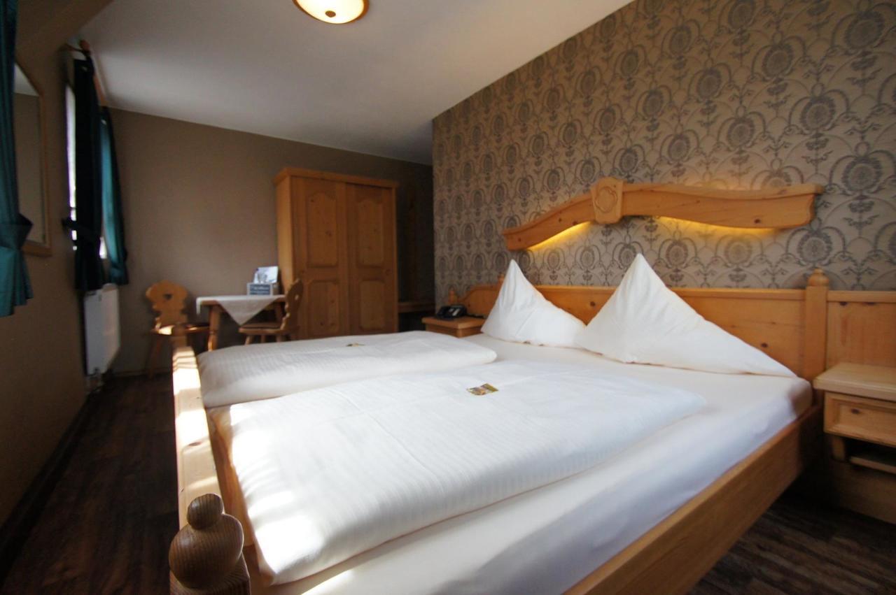 Schlosshotel Harburg Esterno foto