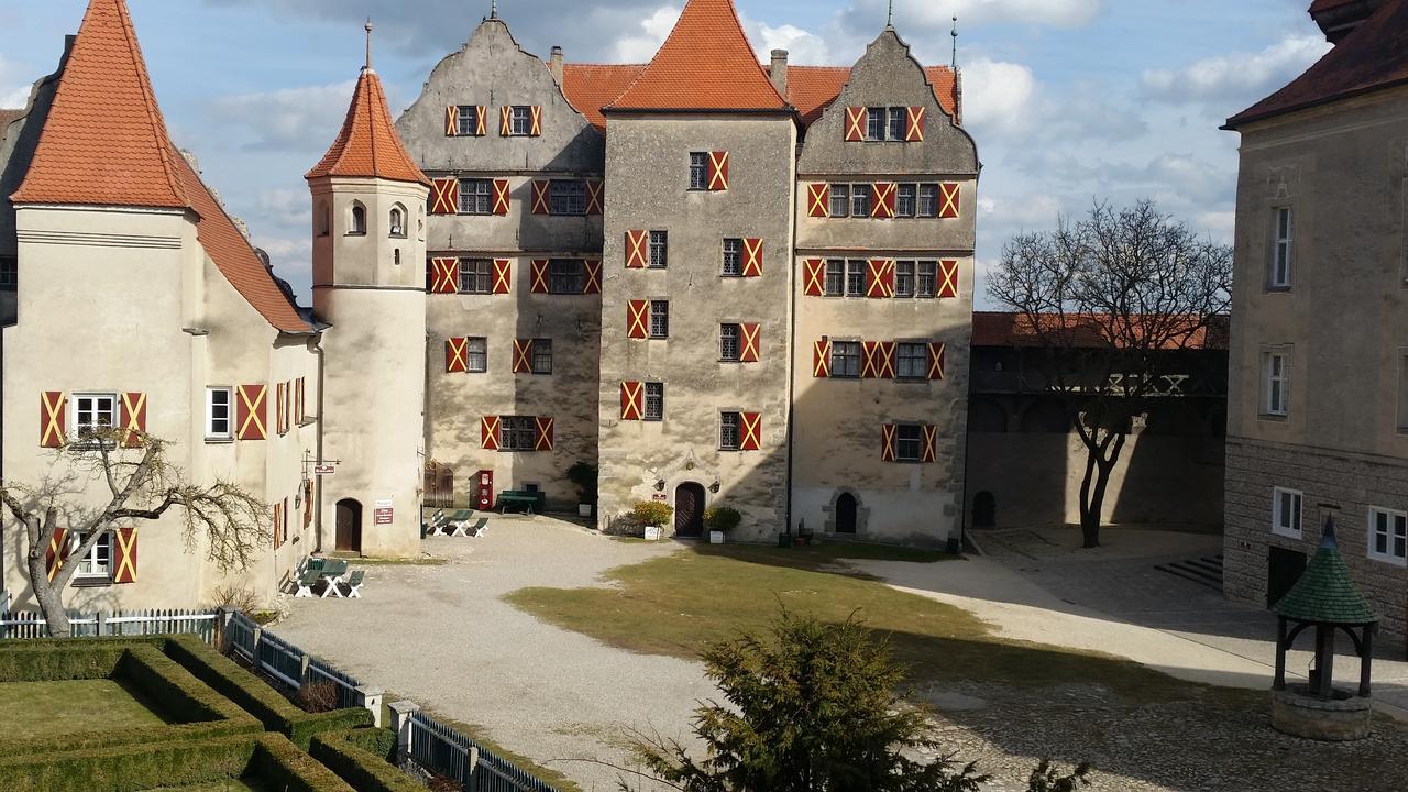 Schlosshotel Harburg Esterno foto