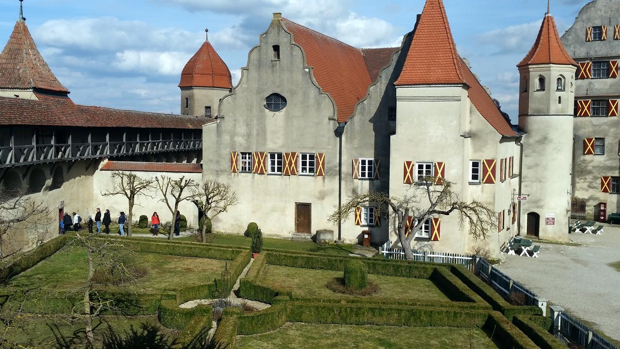 Schlosshotel Harburg Esterno foto